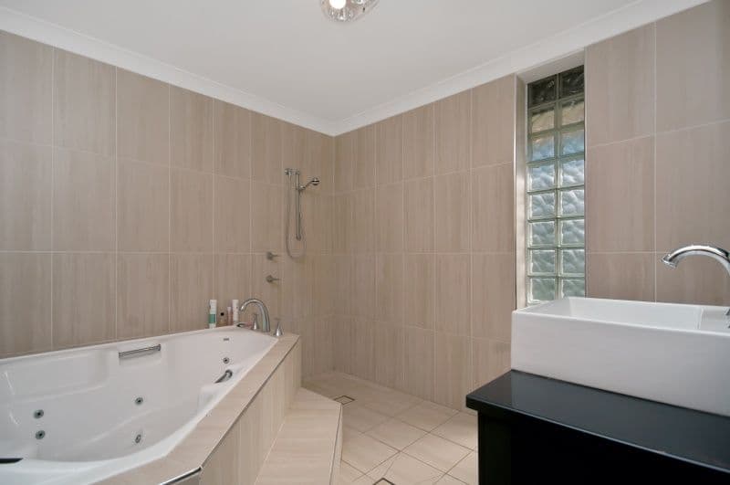 59 Albatross Road, BERKELEY VALE NSW 2261, Berkeley Vale - Thumbnail 2