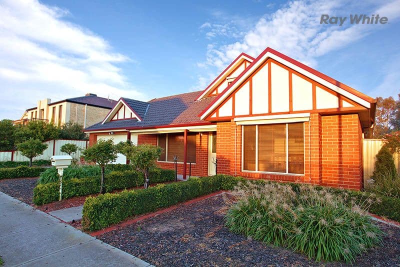 8 Caledonian Way, POINT COOK VIC 3030, Point Cook - Thumbnail 2