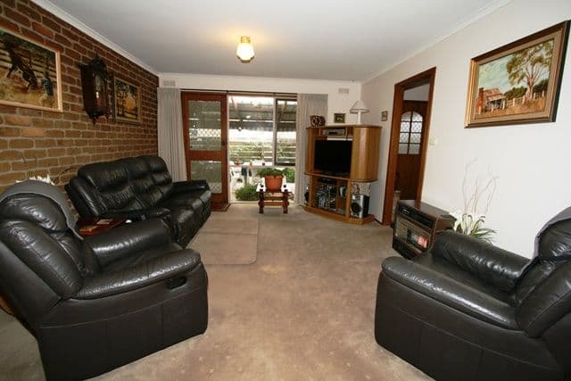 40 McKenzie Road, COWES VIC 3922, Cowes - Thumbnail 2