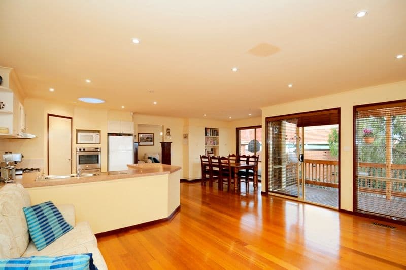 33 Jeffrey Street, TEMPLESTOWE LOWER VIC 3107, Templestowe Lower - Thumbnail 2