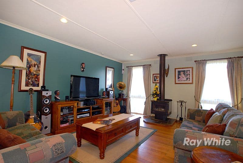 3 Orton Rise, ENDEAVOUR HILLS VIC 3802, Endeavour Hills - Thumbnail 2