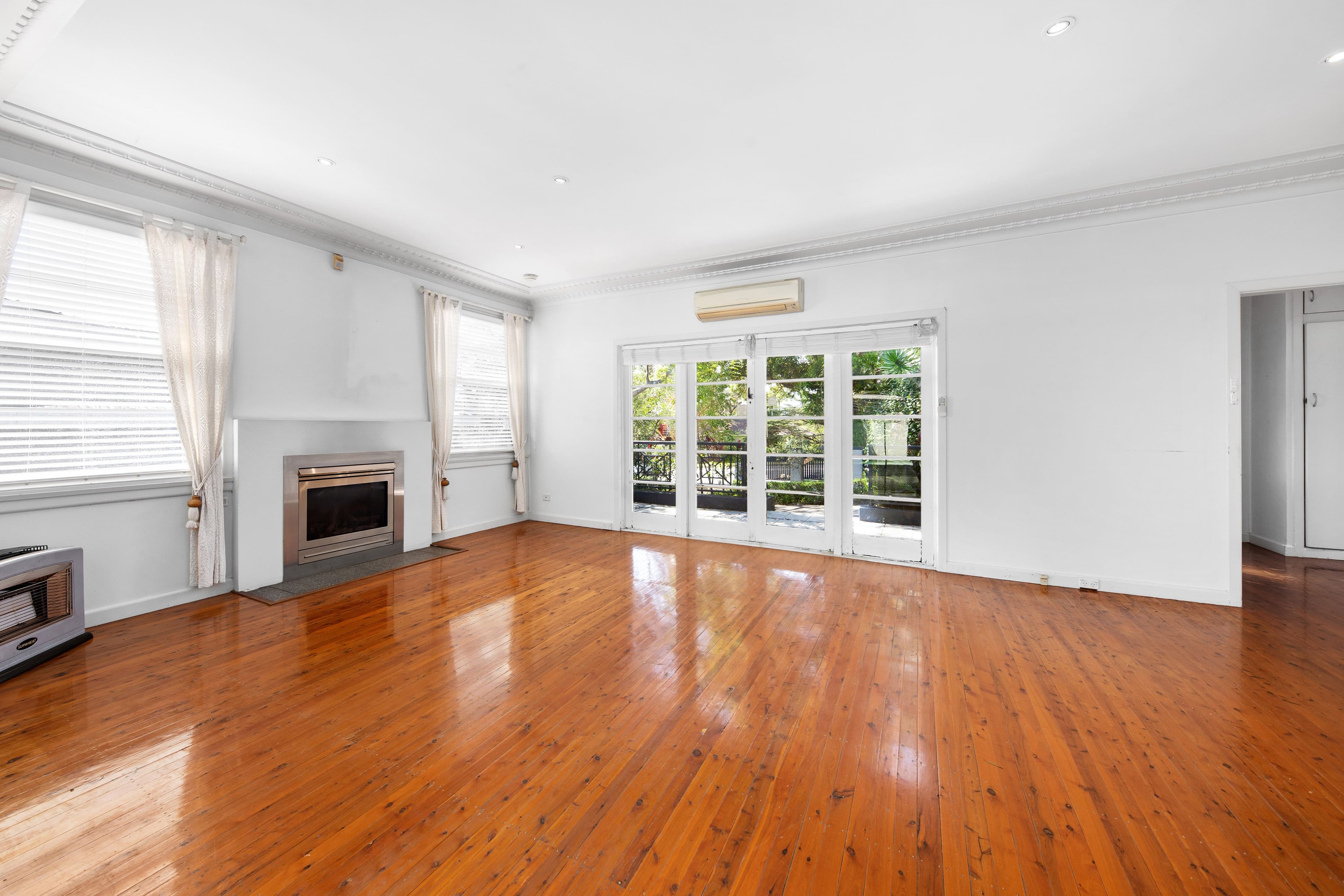 131 Kiora Road, Miranda NSW 2228, Miranda - Thumbnail 2