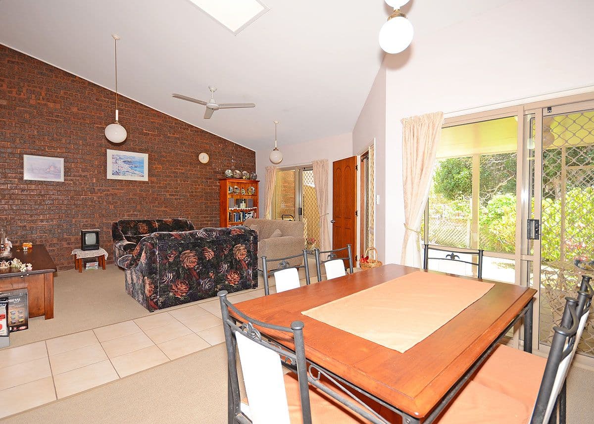 123 Freshwater Street, TORQUAY QLD 4655, Torquay - Thumbnail 4
