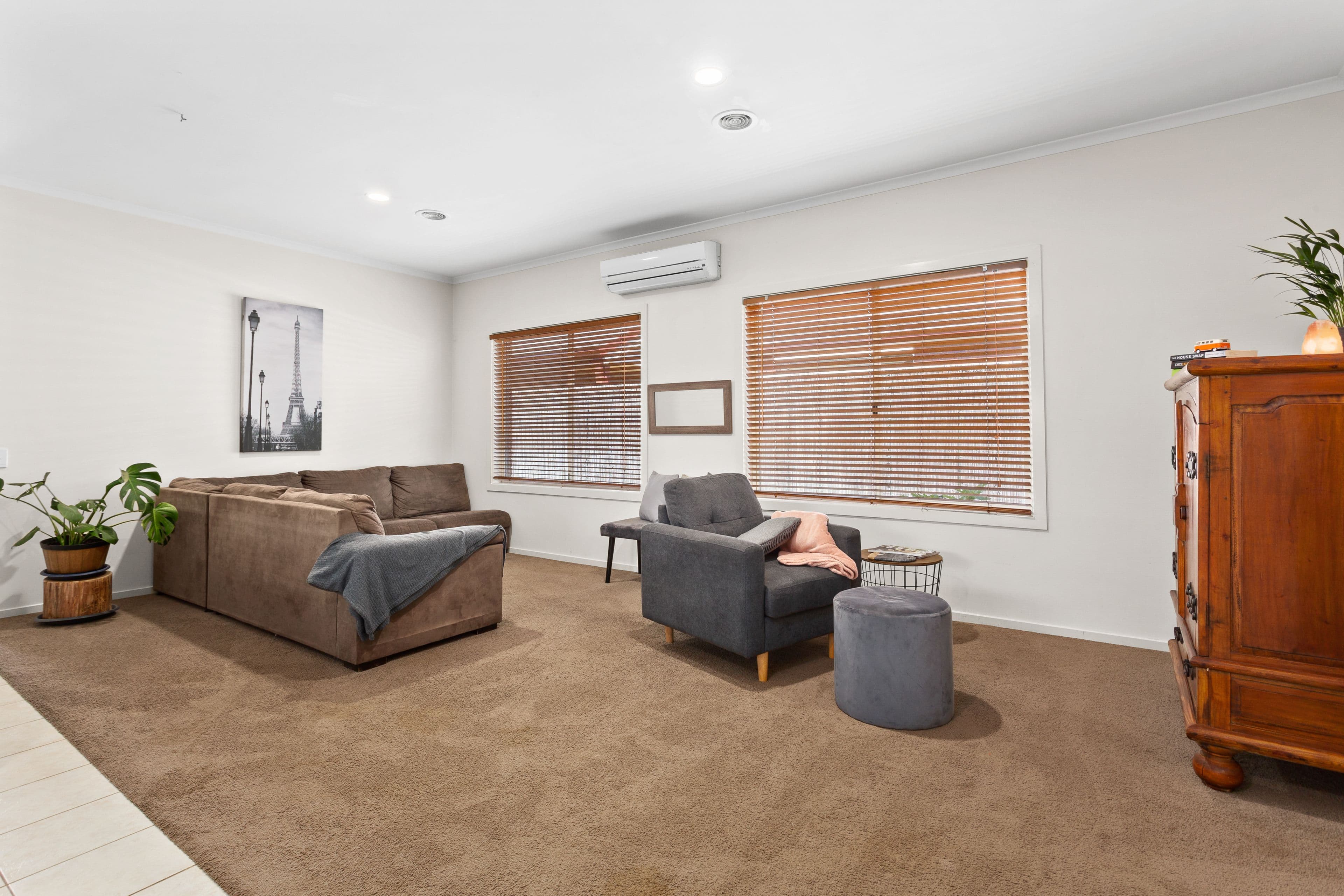 24 Ashwood Grove, Pakenham VIC 3810, Pakenham - Thumbnail 2