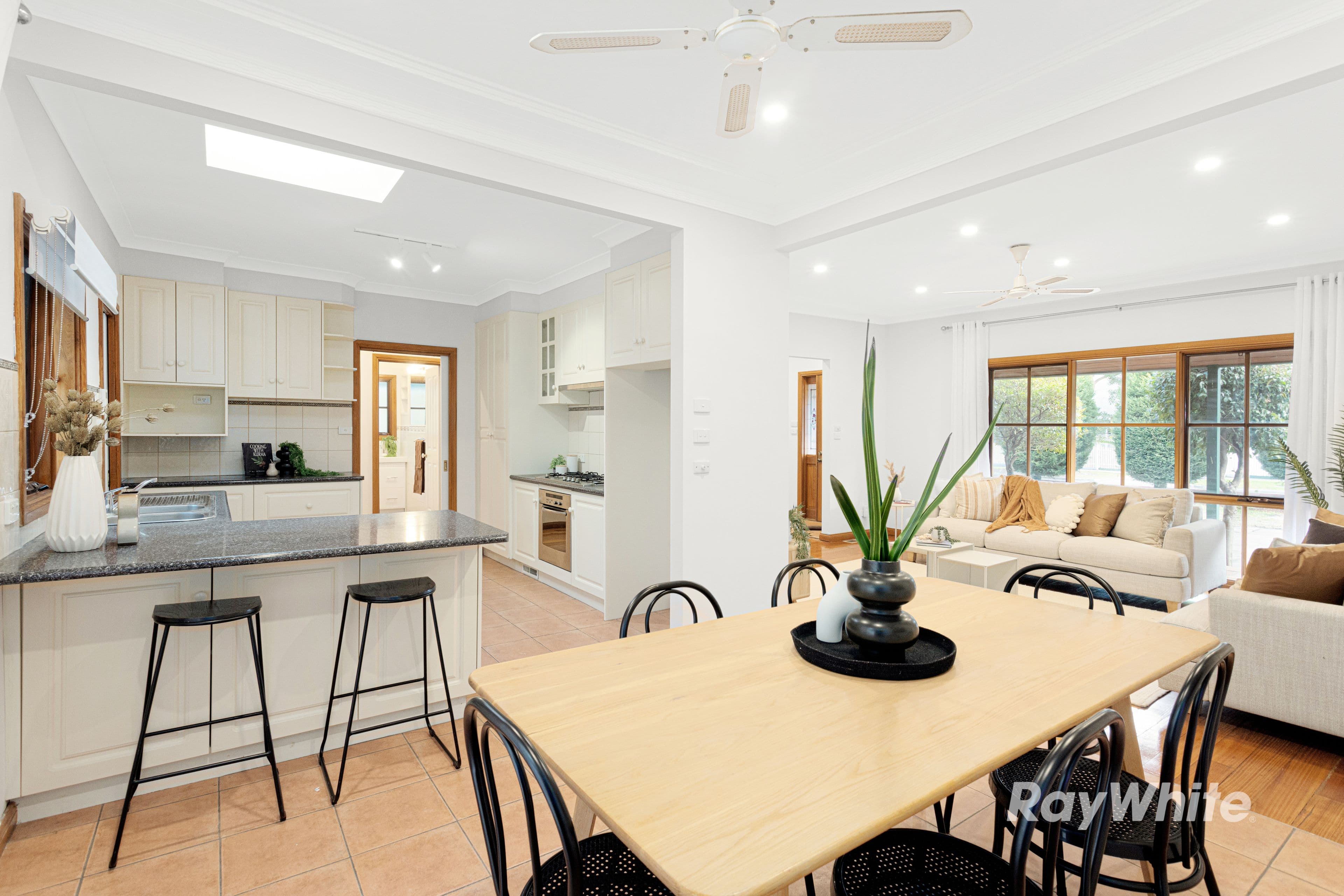 18A Canterbury Street, Hughesdale VIC 3166, Hughesdale - Thumbnail 2