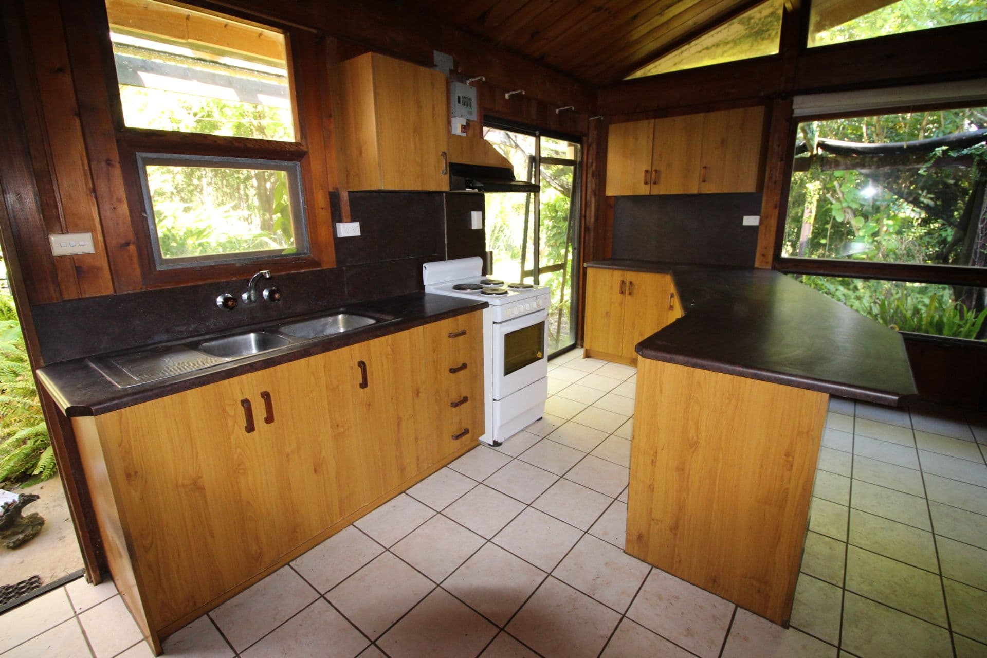 1 Kataryn Avenue, Grasstree Beach QLD 4740, Grasstree Beach - Thumbnail 4