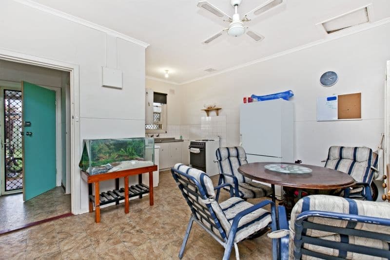 9 Corton Street, Elizabeth Vale SA 5112, Elizabeth Vale - Thumbnail 2