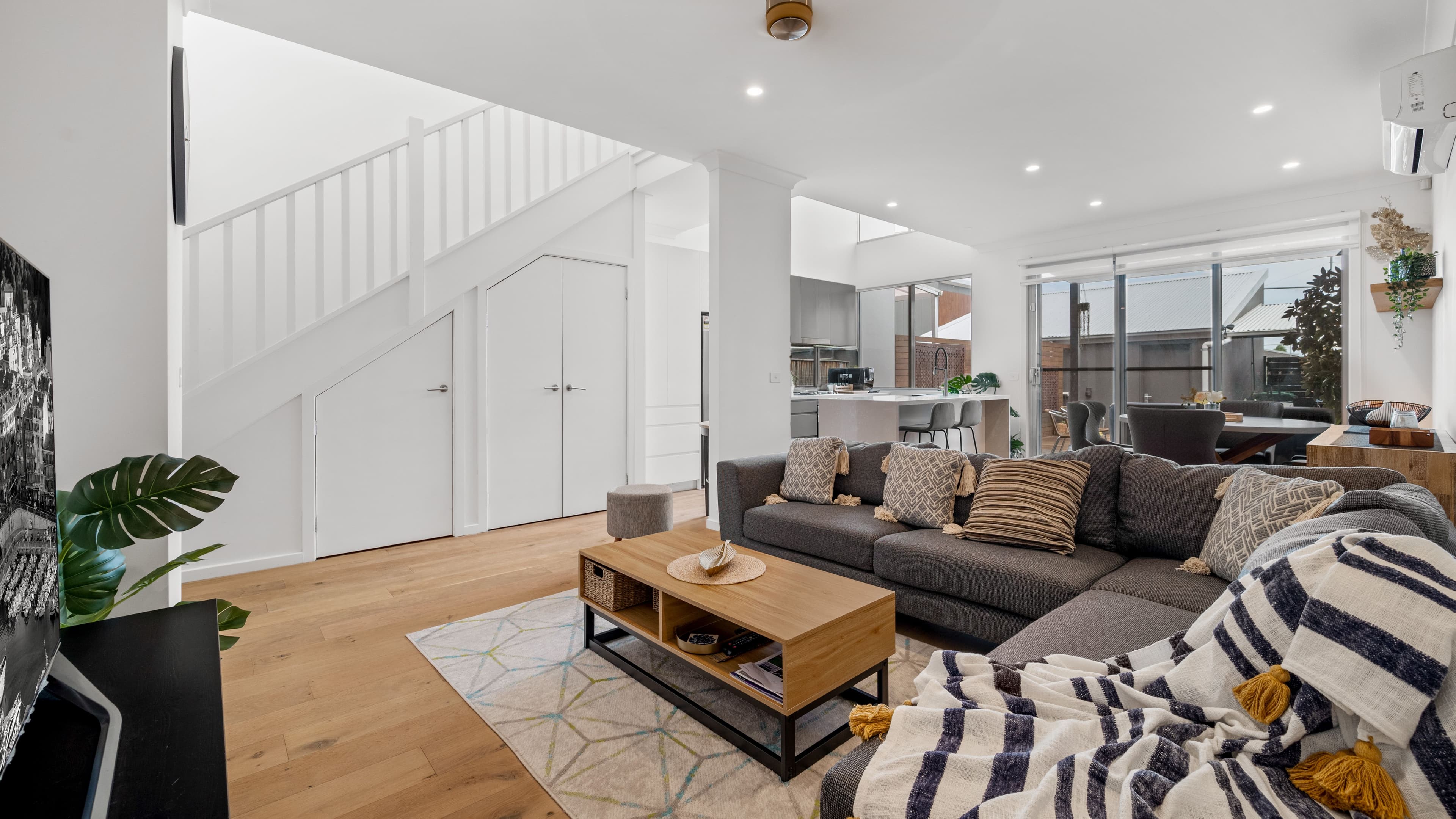 13 Curlewis Street, GLEDSWOOD HILLS NSW 2557, Gledswood Hills - Thumbnail 4