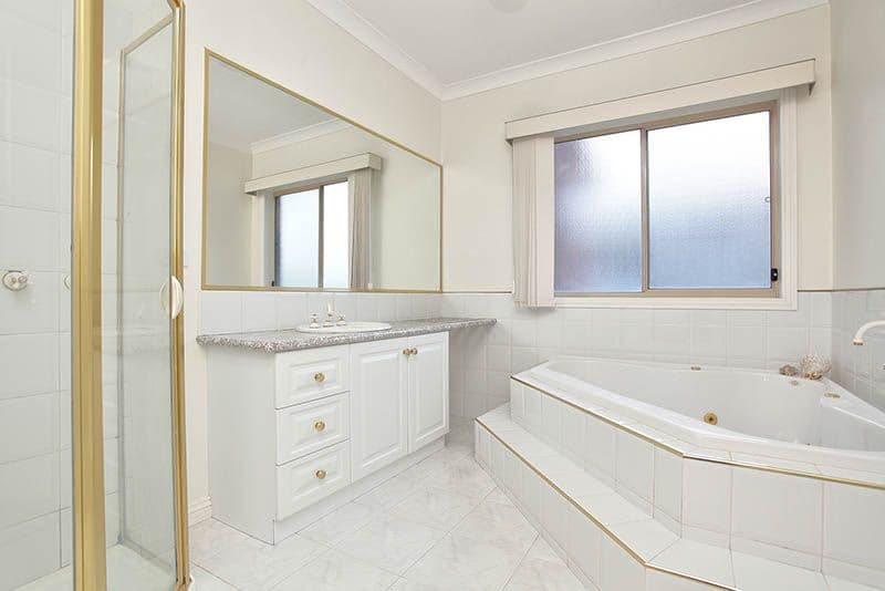 18 Wentworth Drive, TAYLORS LAKES VIC 3038, Taylors Lakes - Thumbnail 4