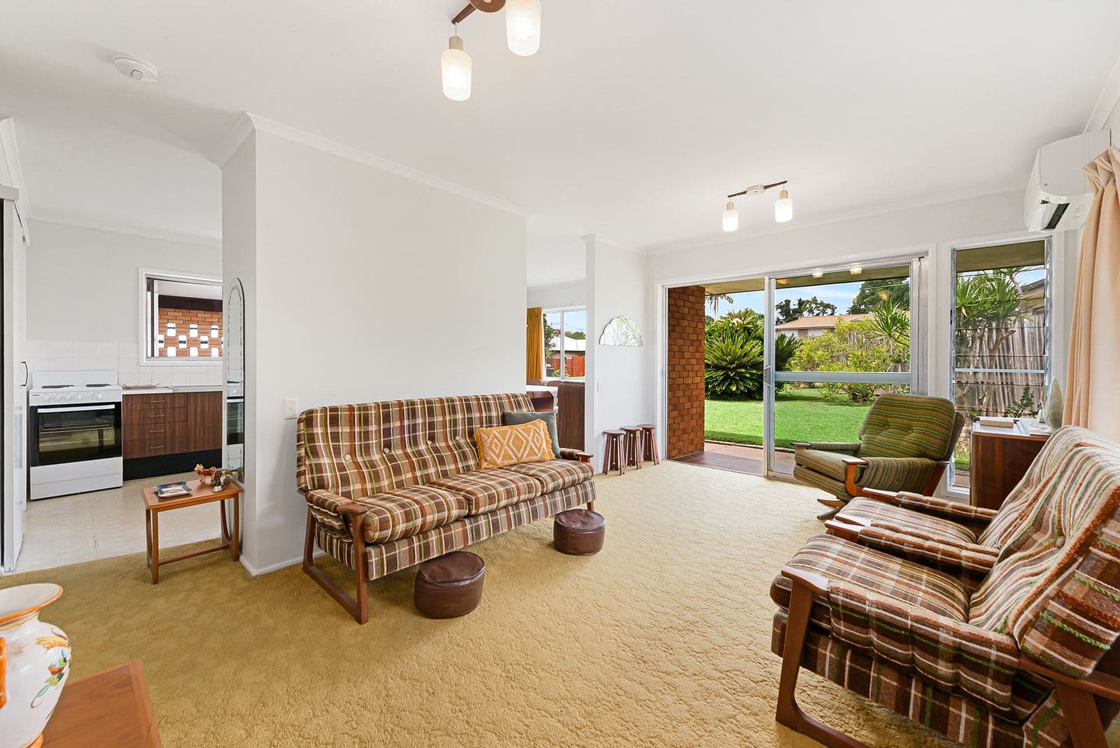 4 Manyung Street, Kenmore QLD 4069, Kenmore - Thumbnail 2