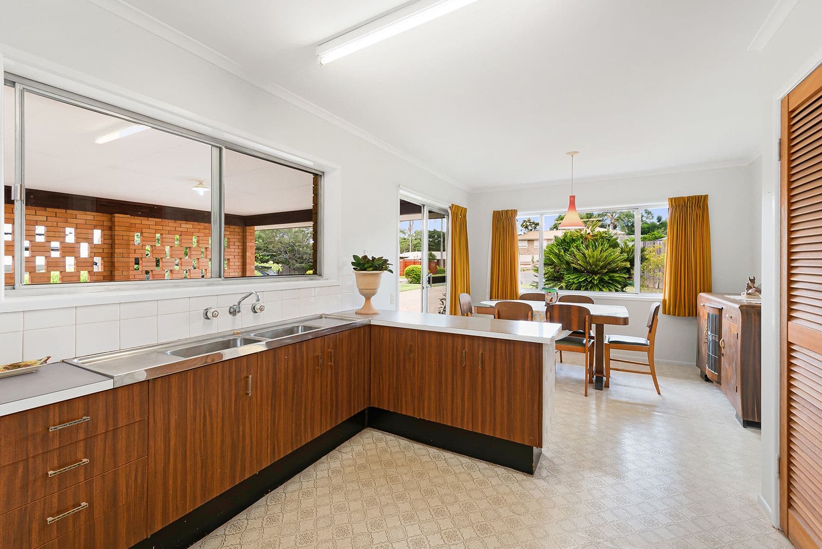 4 Manyung Street, Kenmore QLD 4069, Kenmore - Thumbnail 6
