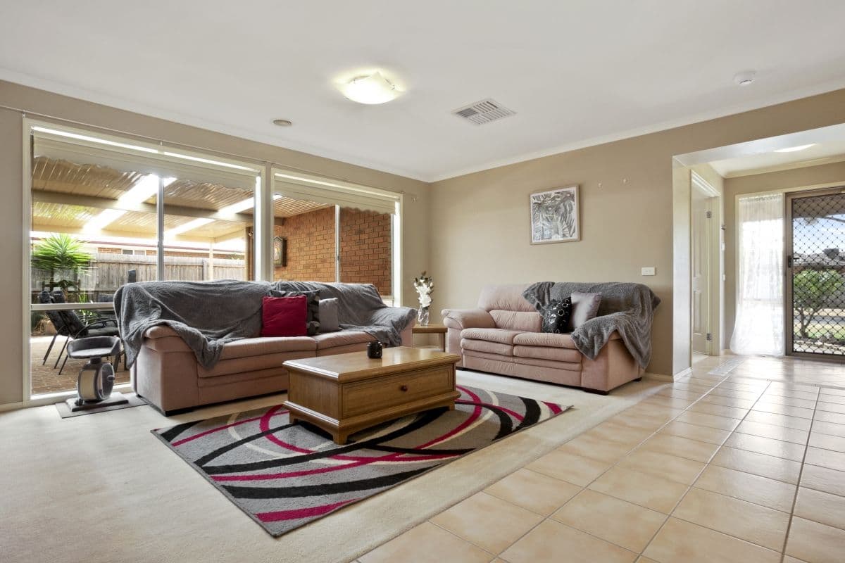 21 Latham Street, Werribee VIC 3030, Werribee - Thumbnail 3