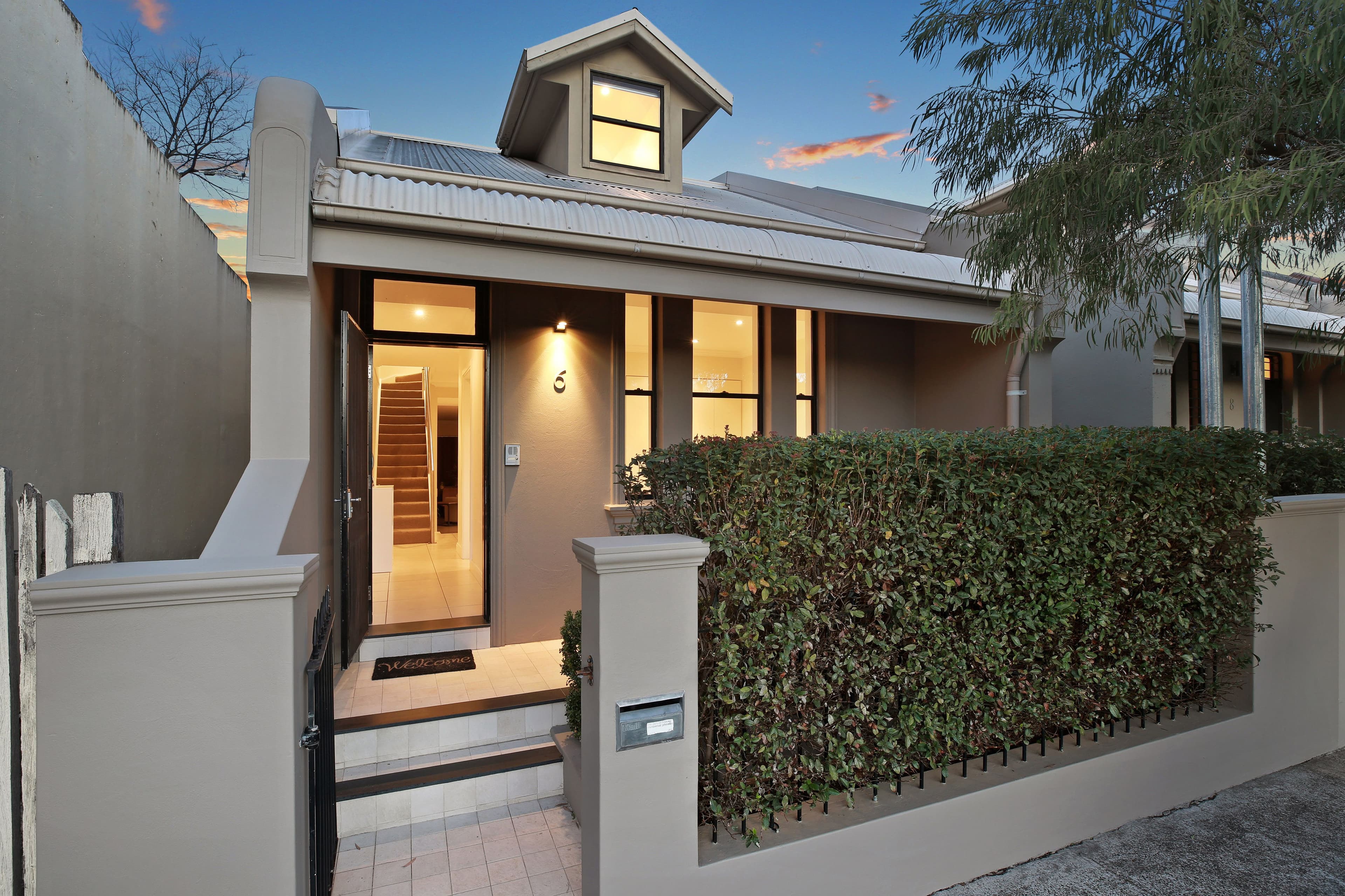 6 Dibbs Street, Alexandria - Image 1