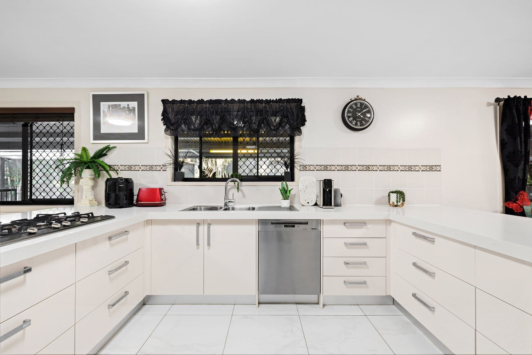 16 Avery Court, Greenbank QLD 4124, Greenbank - Thumbnail 4