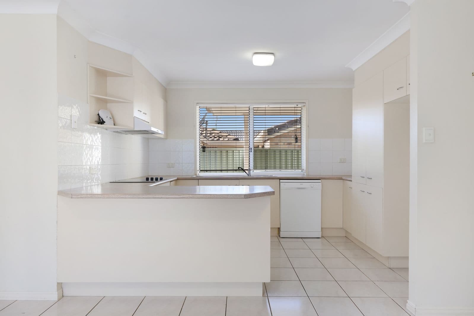 15 Whiteley Chase, Parkwood QLD 4214, Parkwood - Thumbnail 3