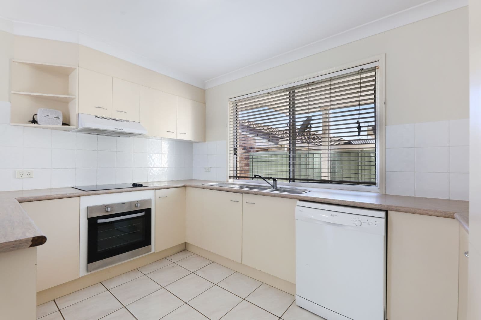 15 Whiteley Chase, Parkwood QLD 4214, Parkwood - Thumbnail 4