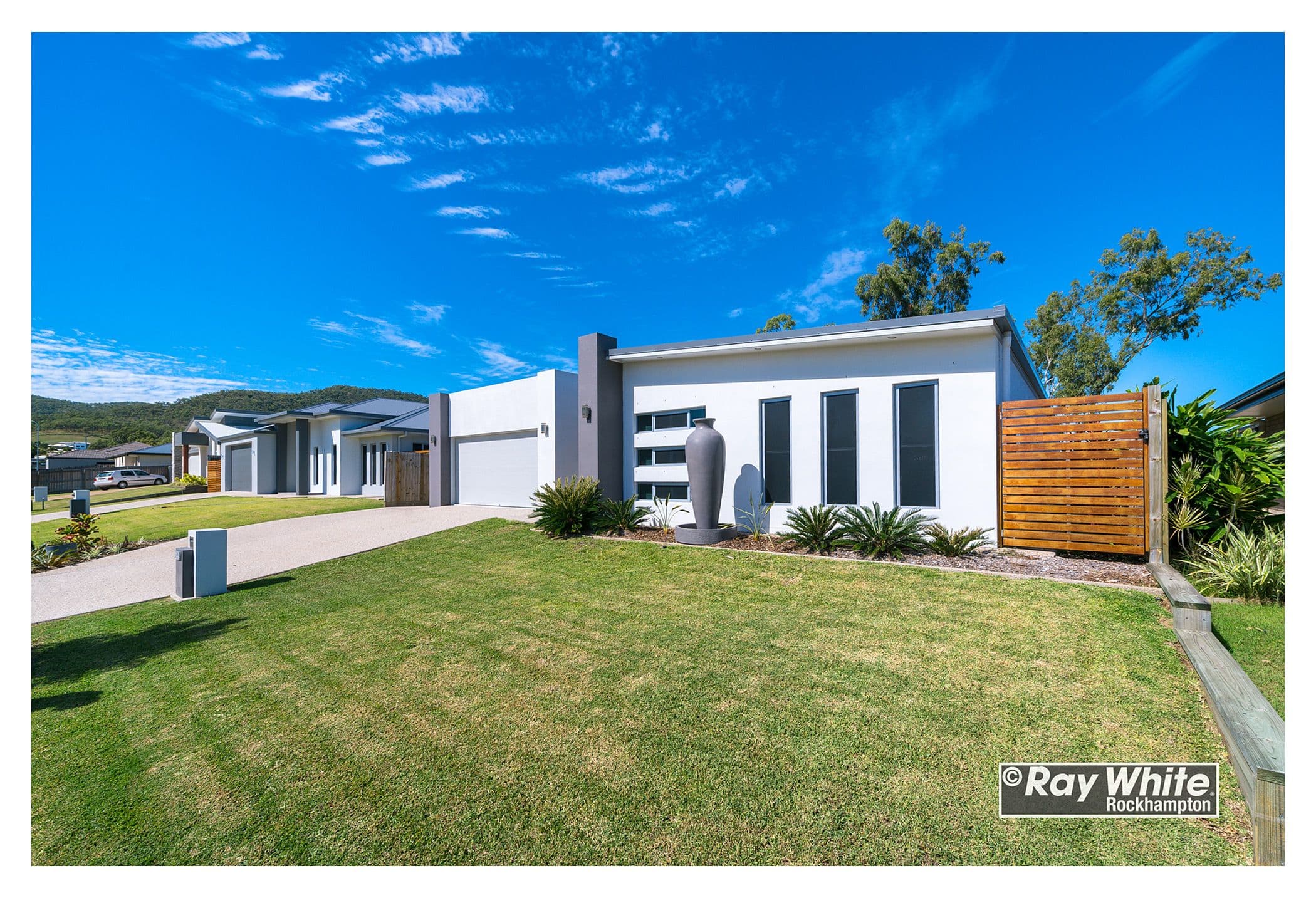 29 Belbowrie Avenue, Norman Gardens QLD 4701, Norman Gardens - Thumbnail 2