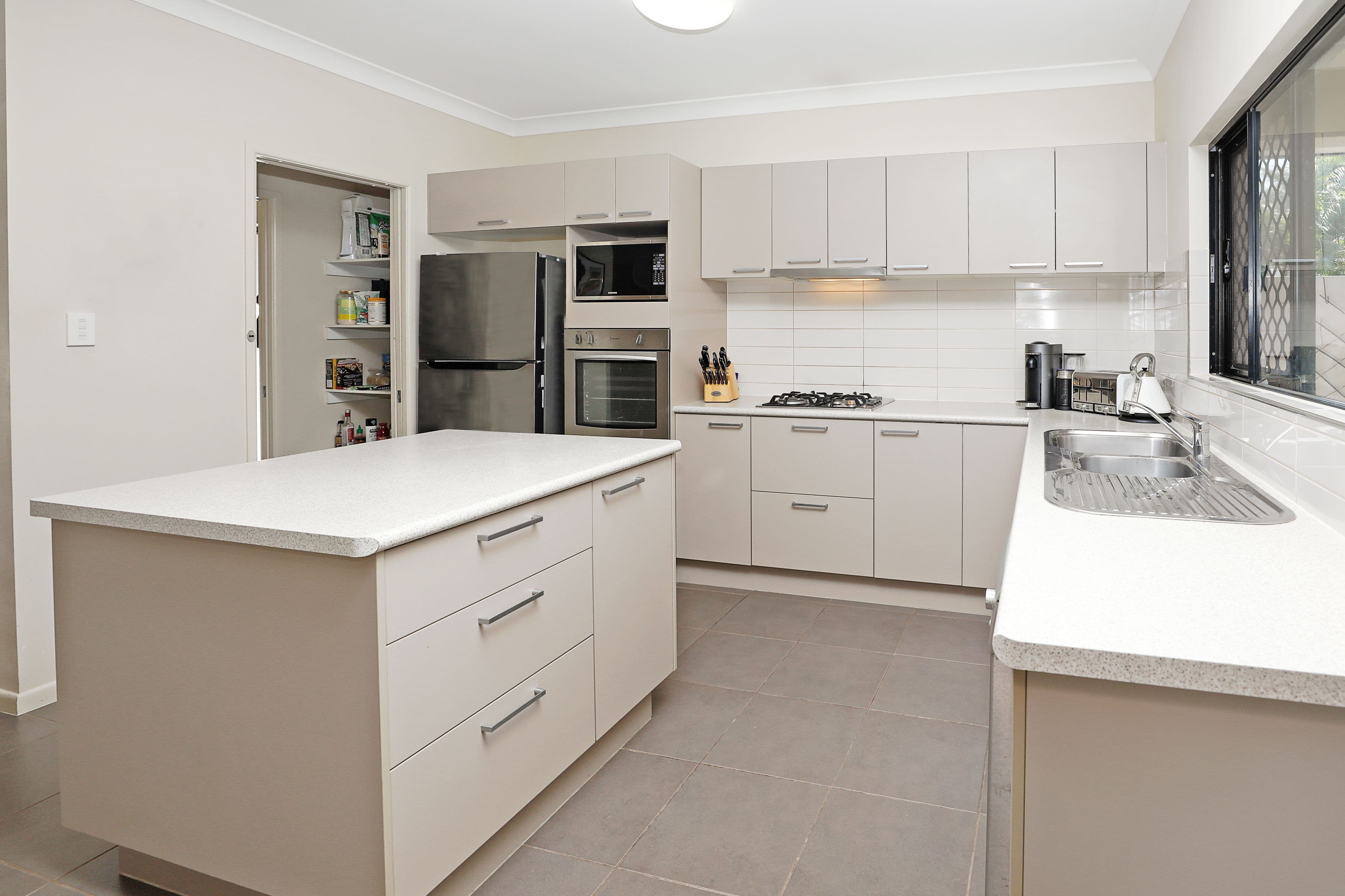 12 Michelia Street, Palm Cove QLD 4879, Palm Cove - Thumbnail 8