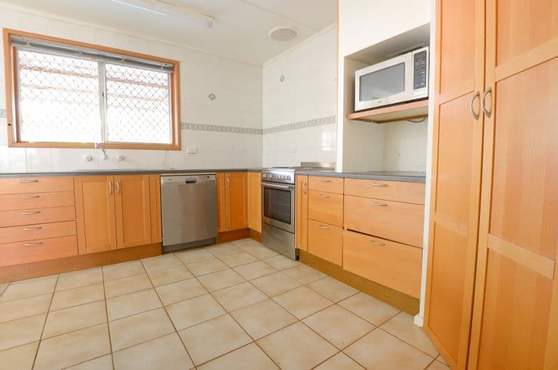 11 Murchison Crescent, DAMPIER WA 6713, Dampier - Thumbnail 2