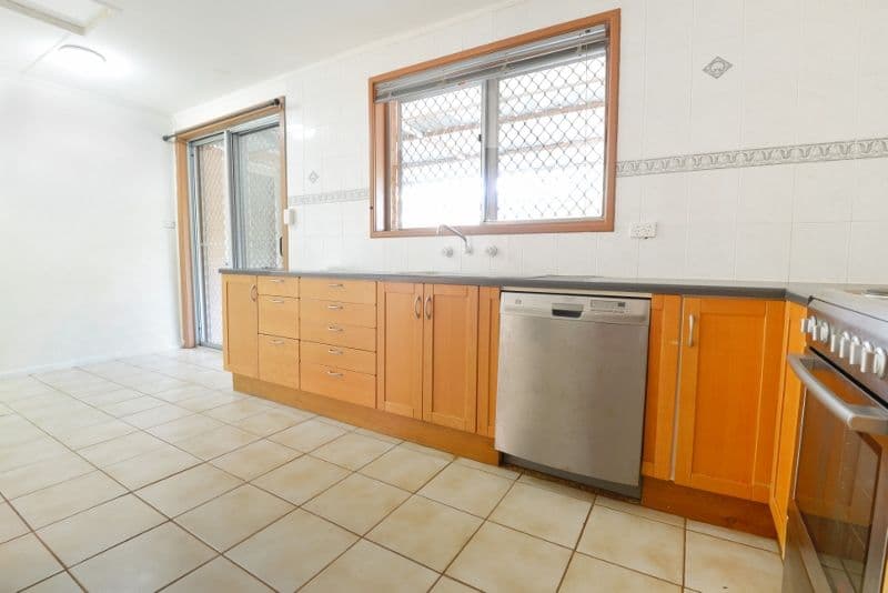 11 Murchison Crescent, DAMPIER WA 6713, Dampier - Thumbnail 3