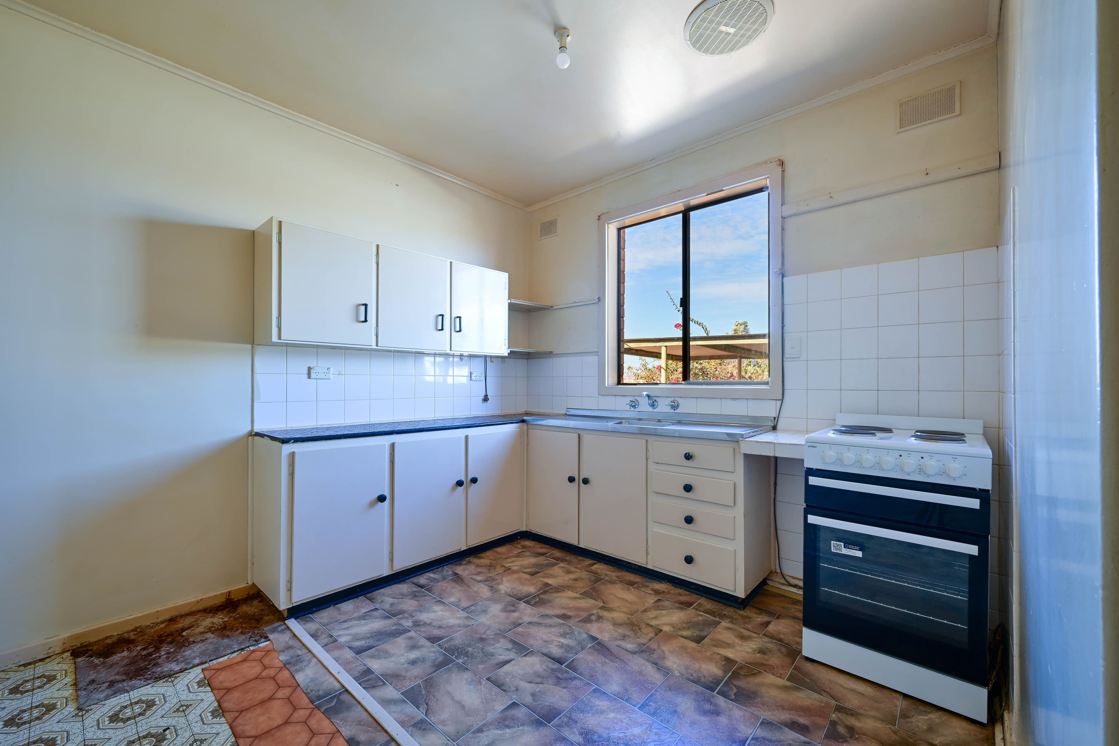 11 Litchfield Street, Whyalla Norrie SA 5608, Whyalla Norrie - Thumbnail 4