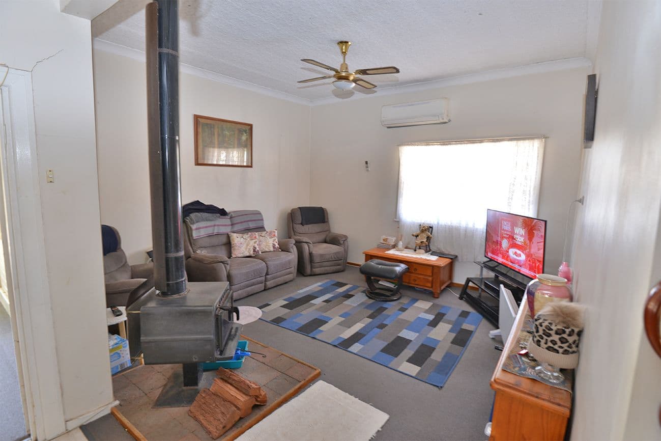 60 EDWARDS, Coonabarabran NSW 2357, Coonabarabran - Thumbnail 3