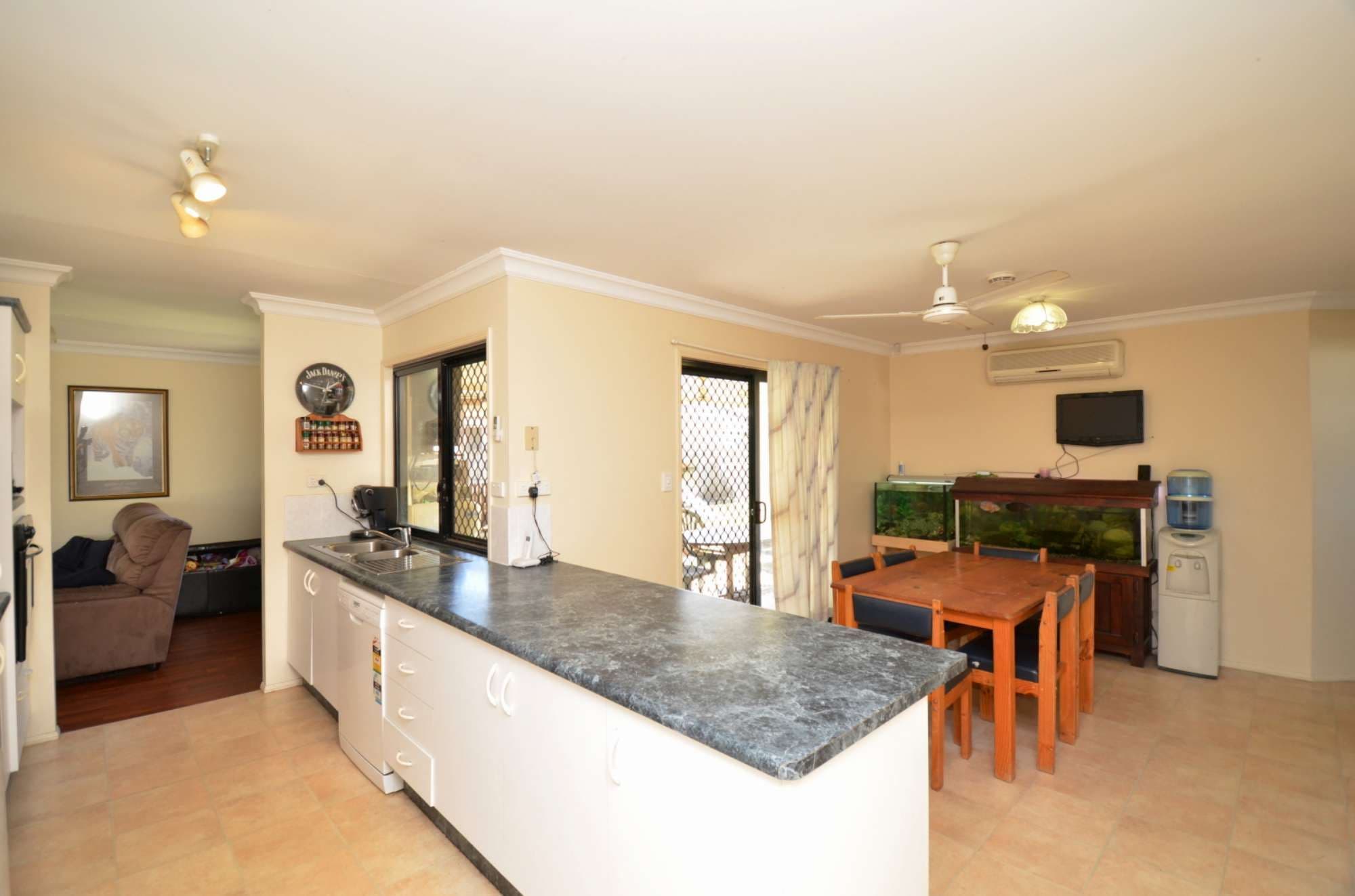 6 Trinca Court, RASMUSSEN QLD 4815, Rasmussen - Thumbnail 4