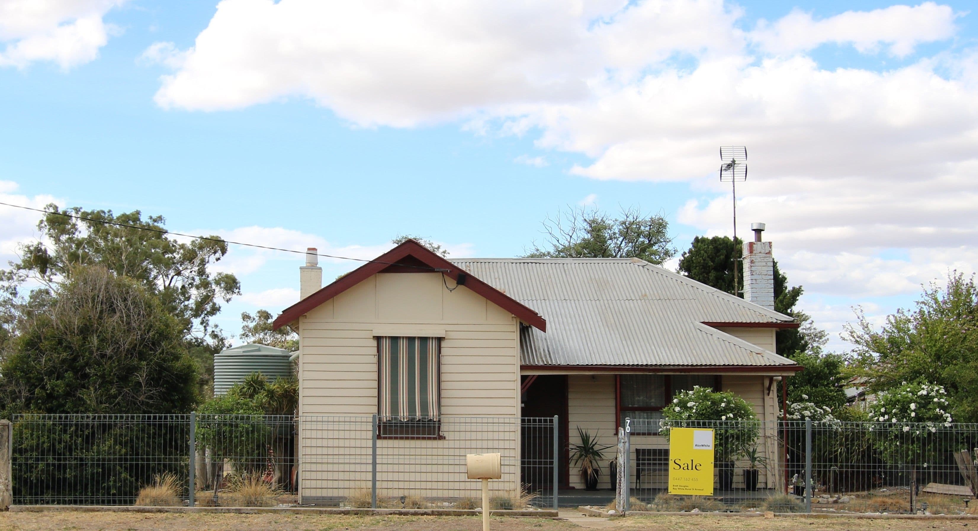 70 Navarre Street, REDBANK VIC 3477, Redbank - Thumbnail 2