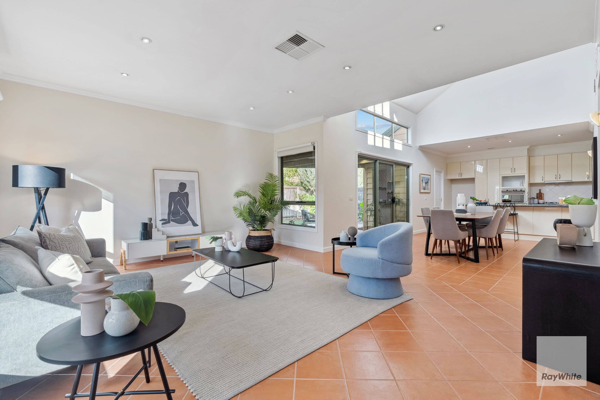 45 Wentworth Drive, Taylors Lakes VIC 3038, Taylors Lakes - Thumbnail 3