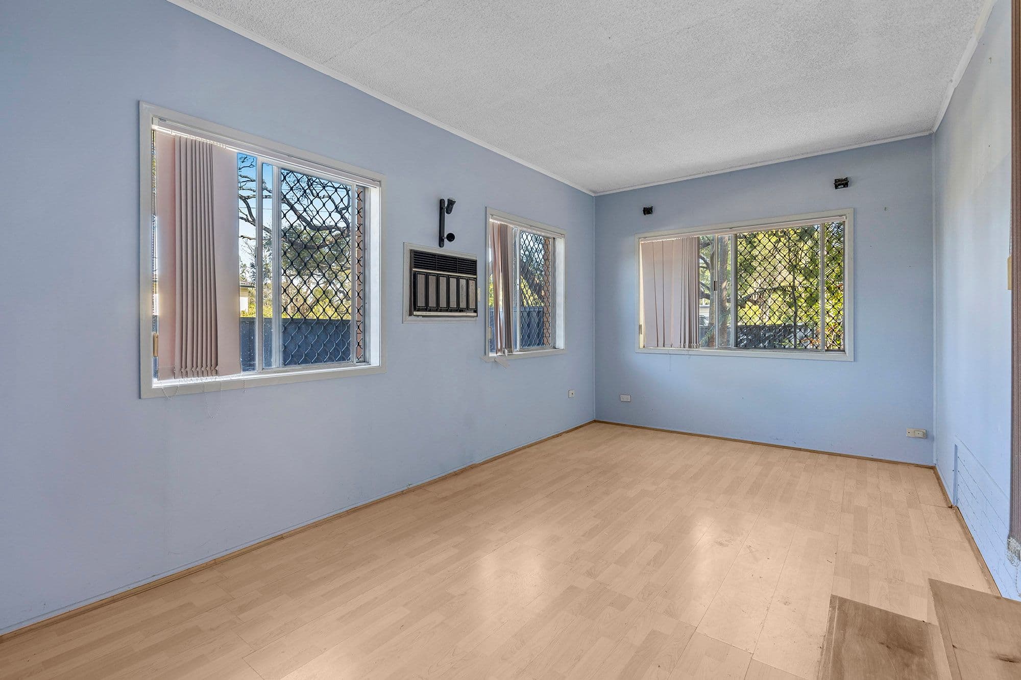 23 Shannon Street, Woodridge QLD 4114, Woodridge - Thumbnail 4