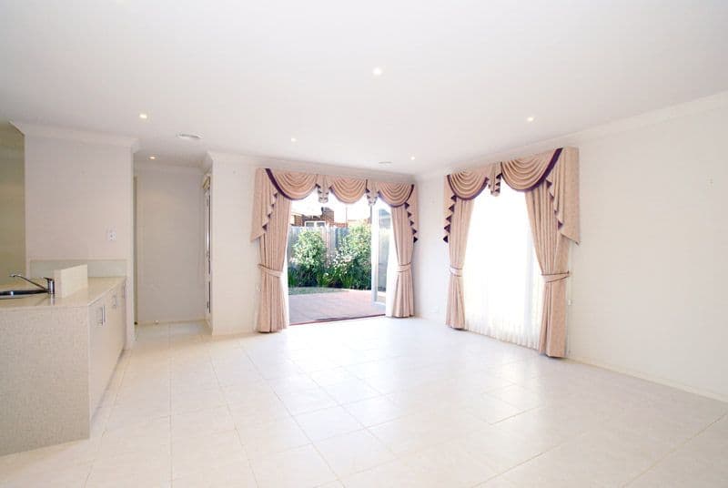 31  Brockhoff Drive, BURWOOD VIC 3125, Burwood - Thumbnail 3
