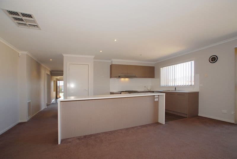 1 Karwarren Way, CRANBOURNE WEST VIC 3977, Cranbourne West - Thumbnail 6