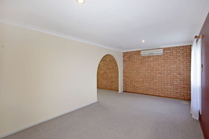 11 Keswick Drive, LAKE HAVEN NSW 2263, Lake Haven - Thumbnail 6