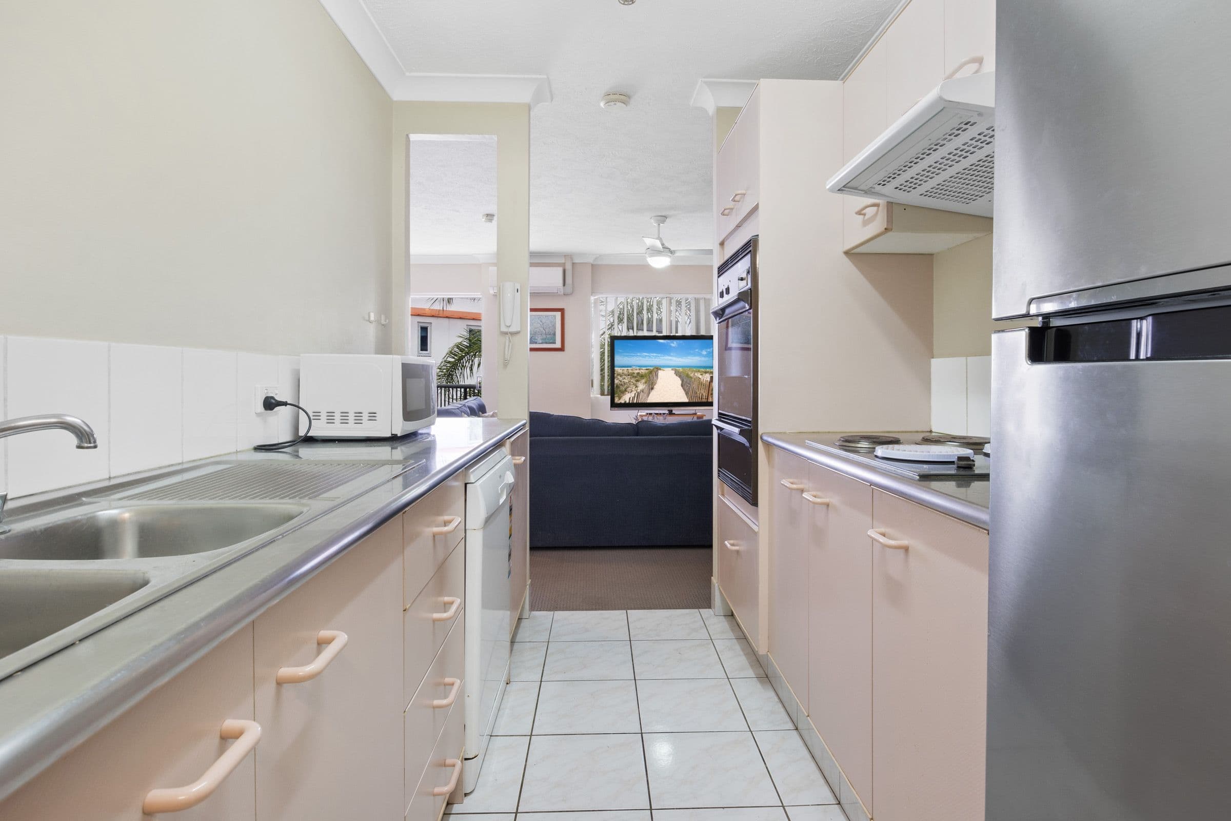 418-422 Marine Parade, Biggera Waters QLD 4216, Biggera Waters - Thumbnail 4