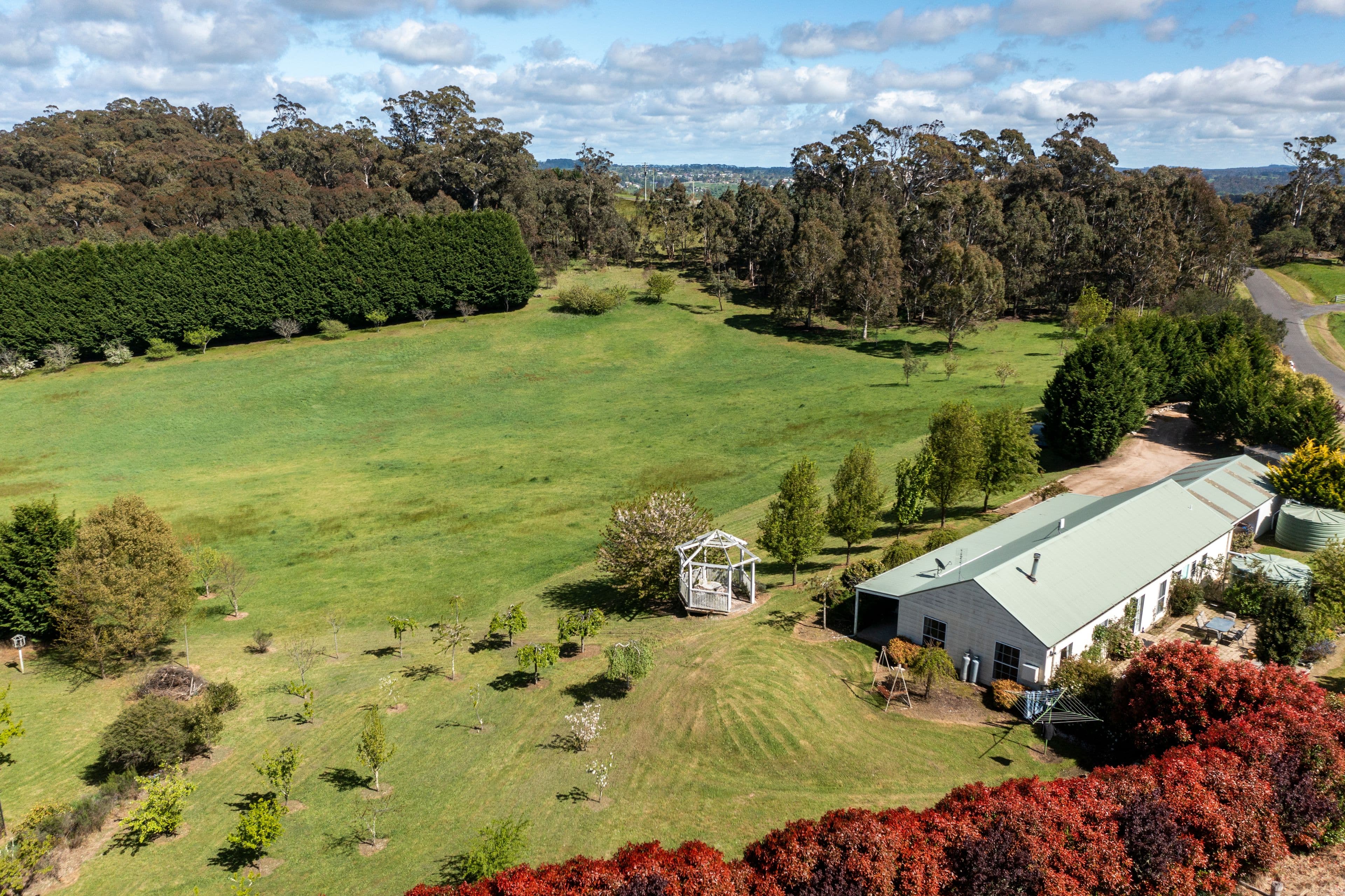 51 Fairview Drive, Oberon NSW 2787, Oberon - Thumbnail 2