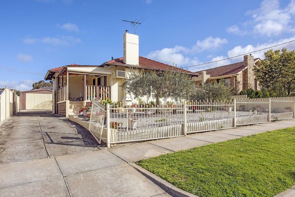 5 Laha Crescent, Preston VIC 3072, Preston - Thumbnail 2