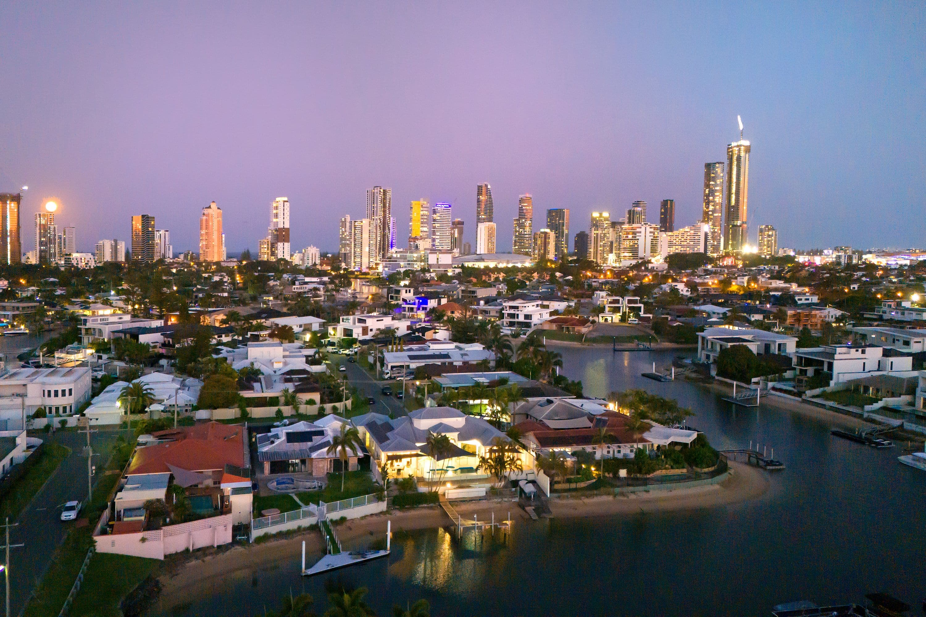 31 Beverley Crescent, Broadbeach Waters QLD 4218, Broadbeach Waters - Thumbnail 2