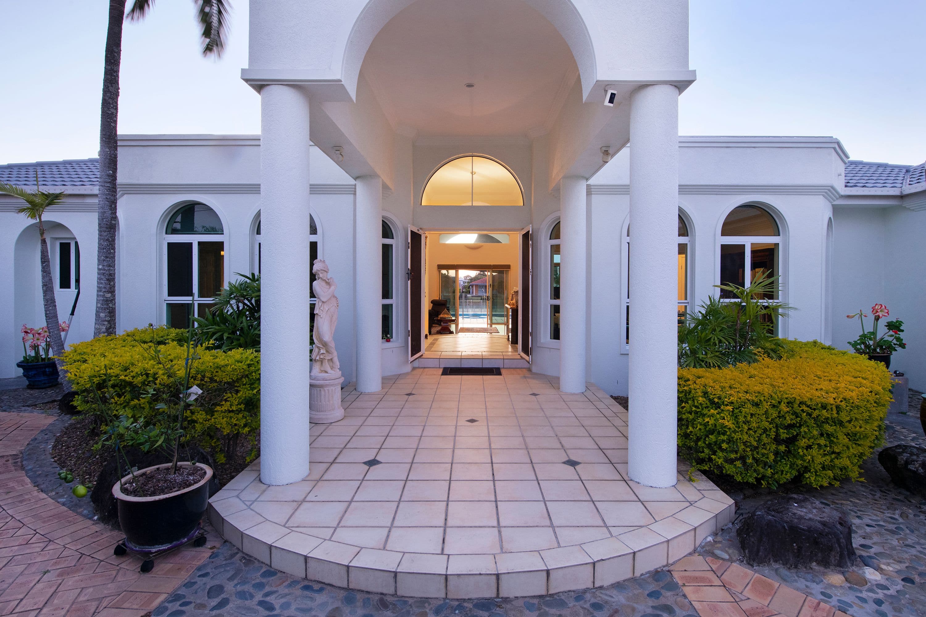 31 Beverley Crescent, Broadbeach Waters QLD 4218, Broadbeach Waters - Thumbnail 6