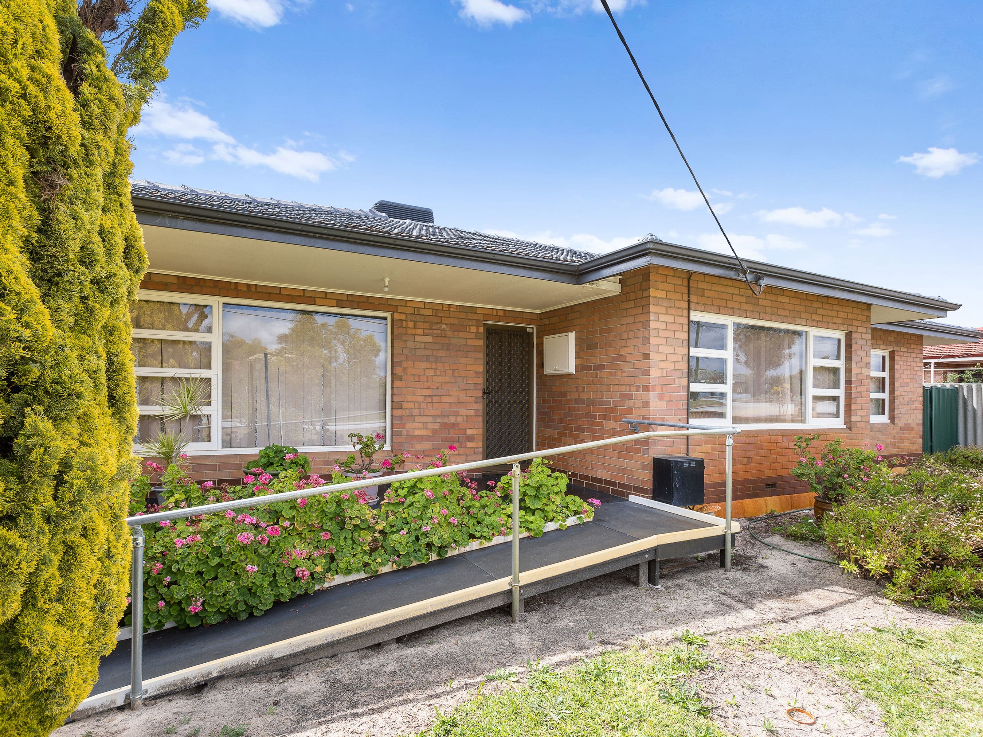 25 Balaka Way, Queens Park WA 6107, Queens Park - Thumbnail 4
