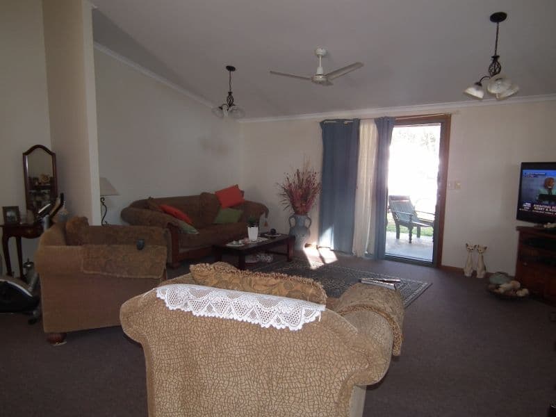9 Leah Drive, Oakhurst QLD 4650, Oakhurst - Thumbnail 6