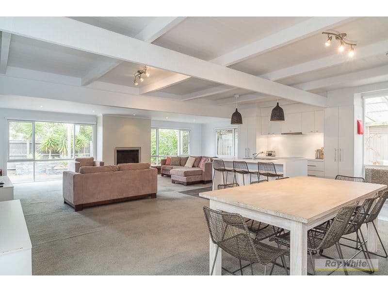 1 Iona Court, Cowes VIC 3922, Cowes - Thumbnail 2