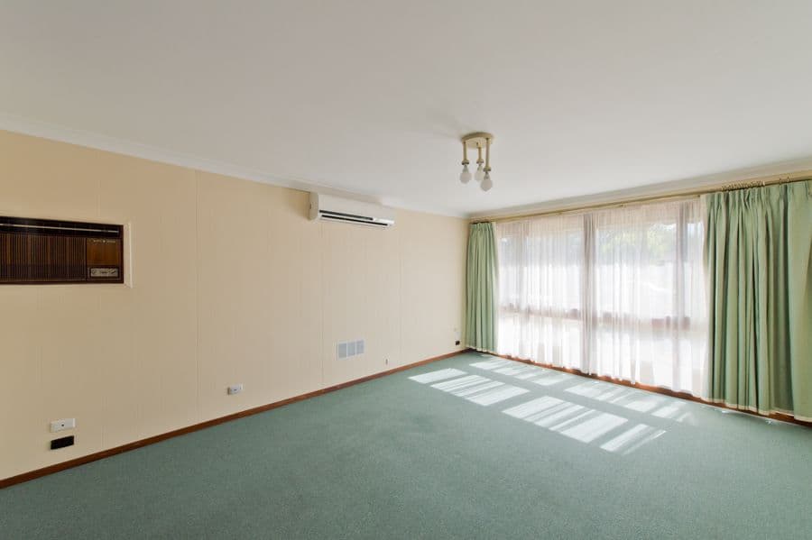 11 Bernard Drive, MELTON SOUTH VIC 3338, Melton South - Thumbnail 4