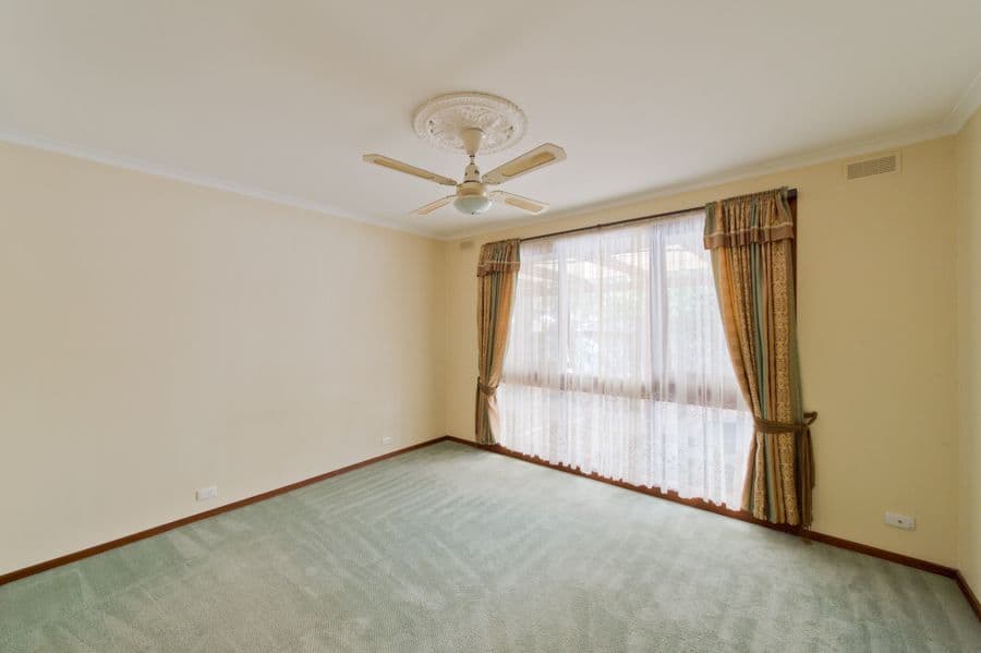11 Bernard Drive, MELTON SOUTH VIC 3338, Melton South - Thumbnail 8