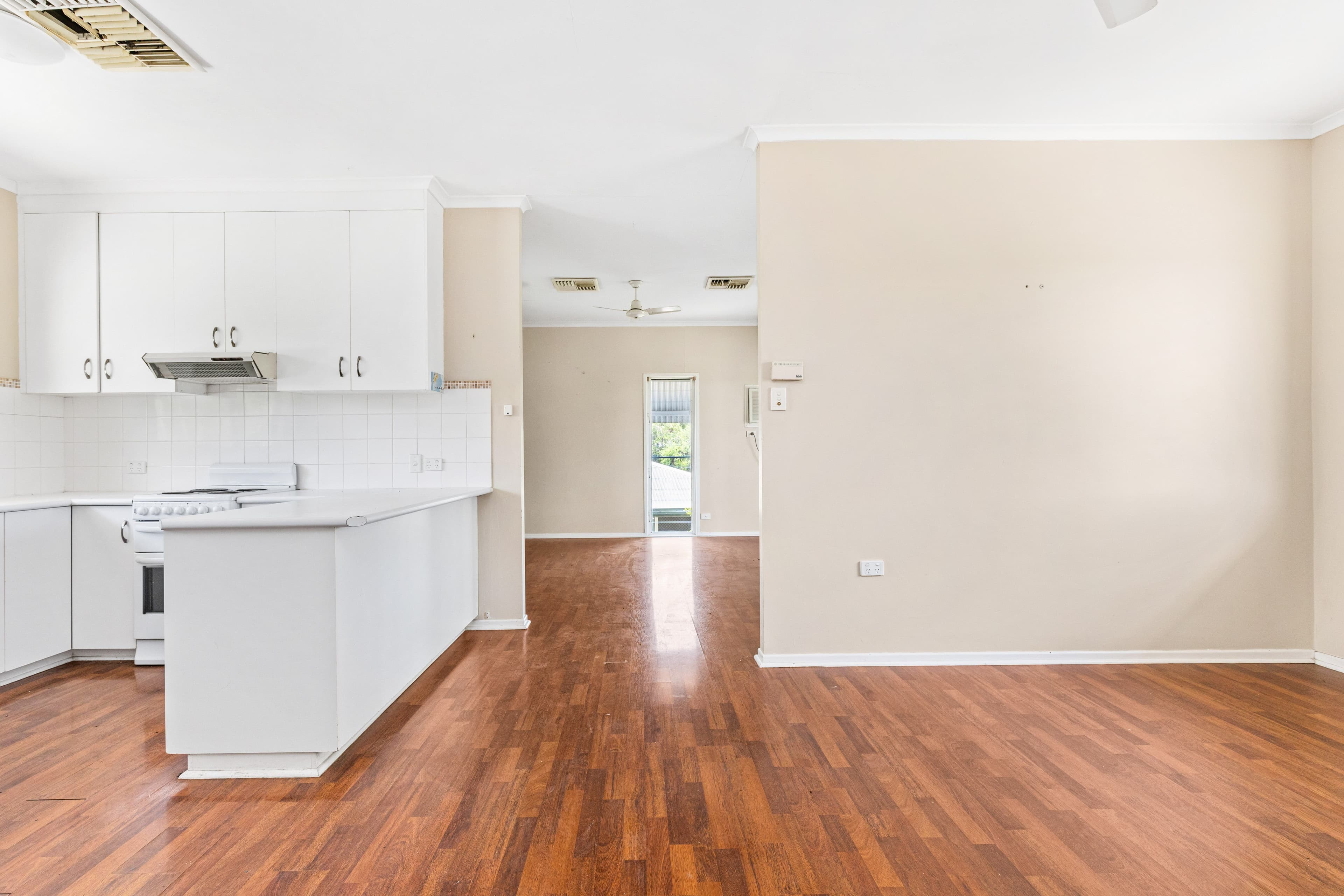8 Alamein Drive, Emerald QLD 4720, Emerald - Thumbnail 7
