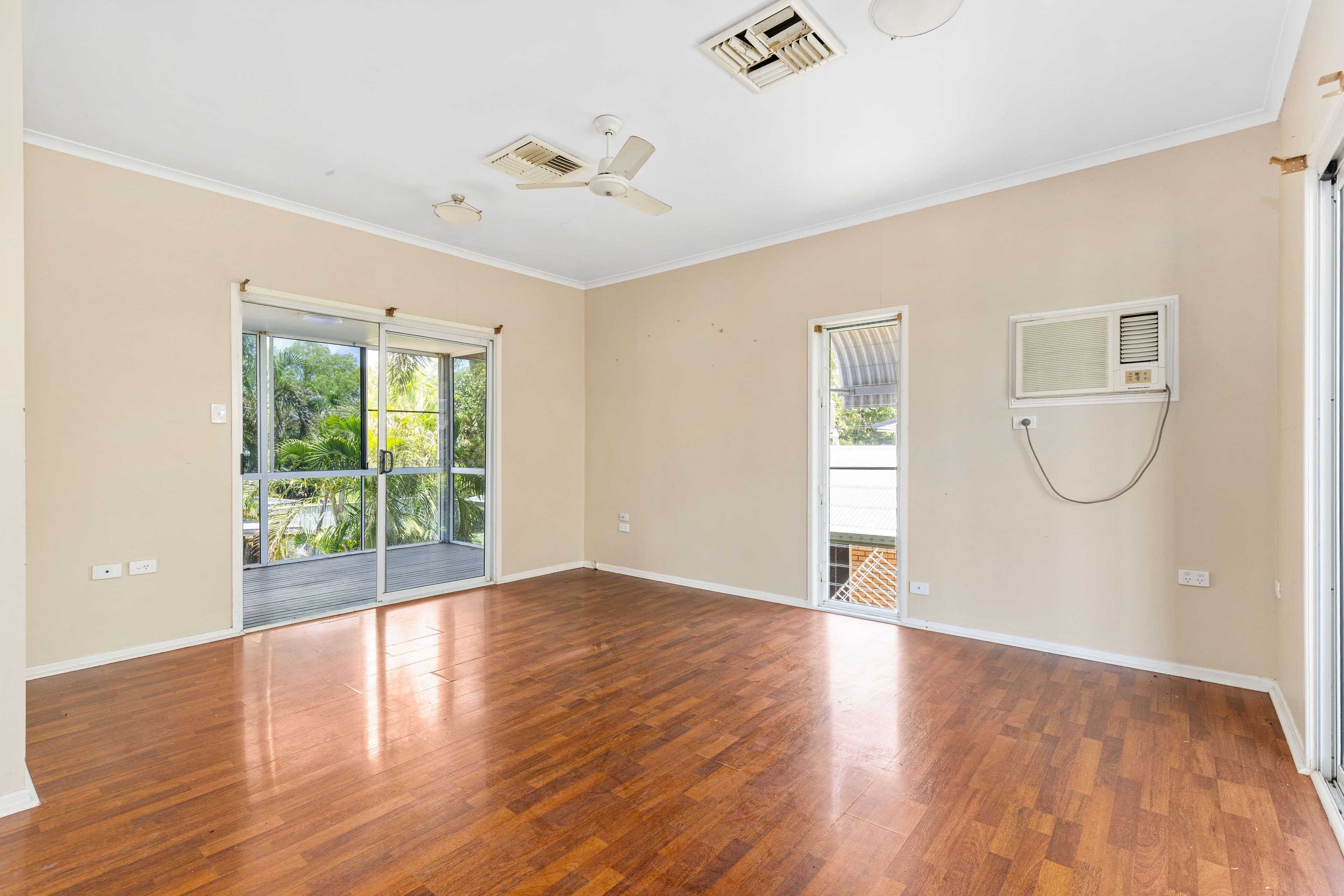 8 Alamein Drive, Emerald QLD 4720, Emerald - Thumbnail 8