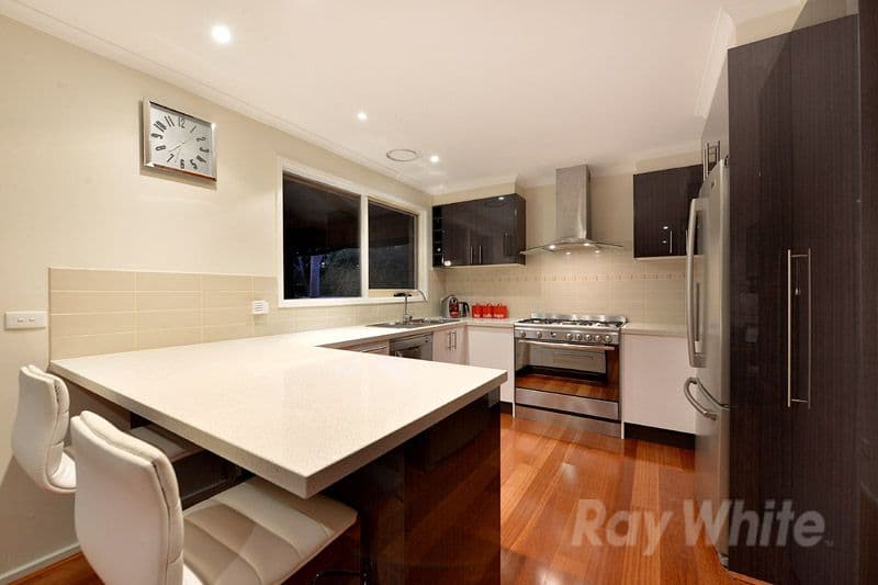 11 Beresford Drive, BORONIA VIC 3155, Boronia - Thumbnail 2