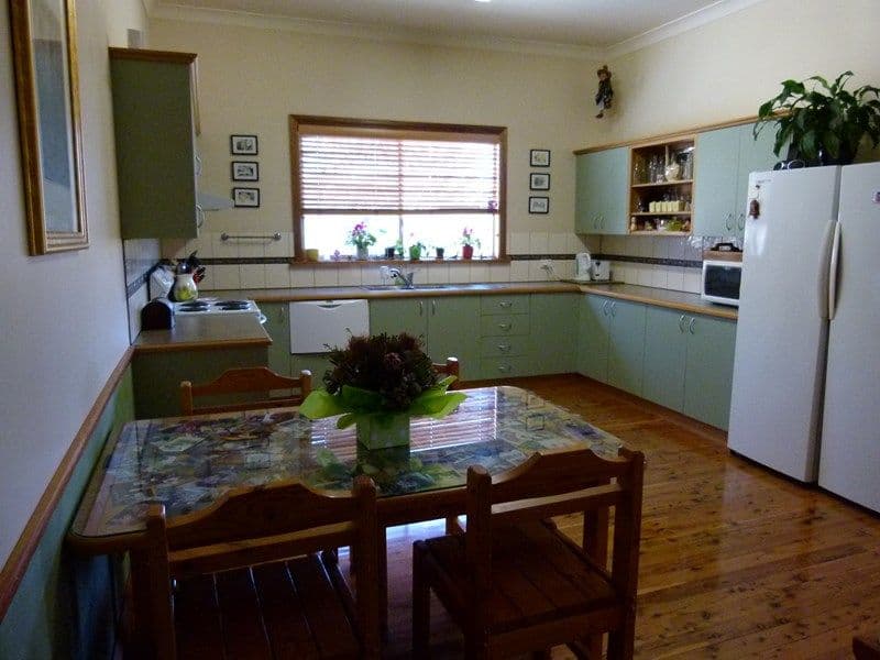 8 Oxford Street, FORBES NSW 2871, Forbes - Thumbnail 2