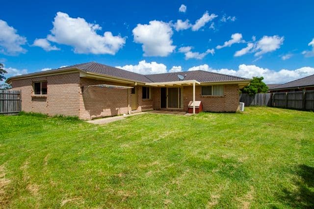 12 Freesia Court, ORMEAU QLD 4208, Ormeau - Thumbnail 5
