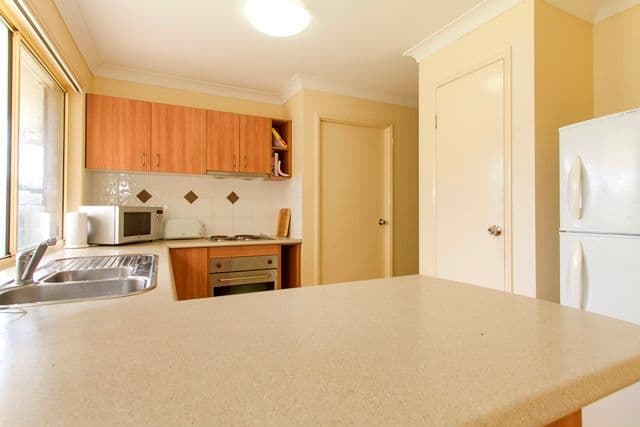 12 Freesia Court, ORMEAU QLD 4208, Ormeau - Thumbnail 8