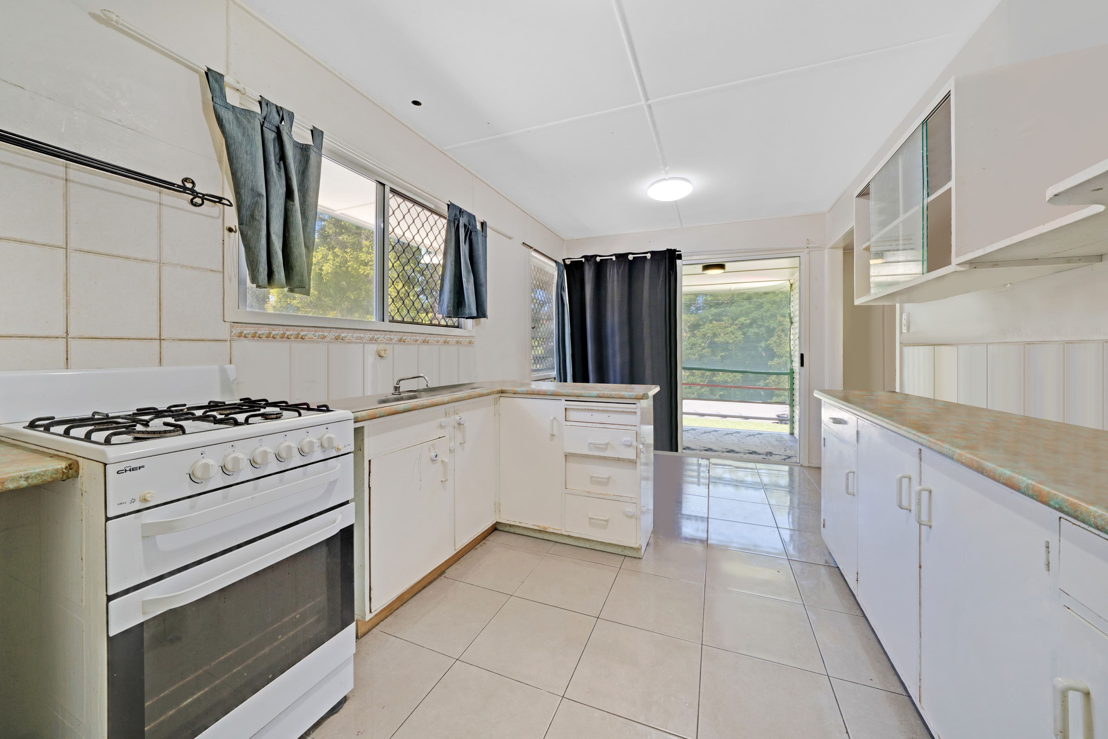 8 Huron Street, Woodridge QLD 4114, Woodridge - Thumbnail 2